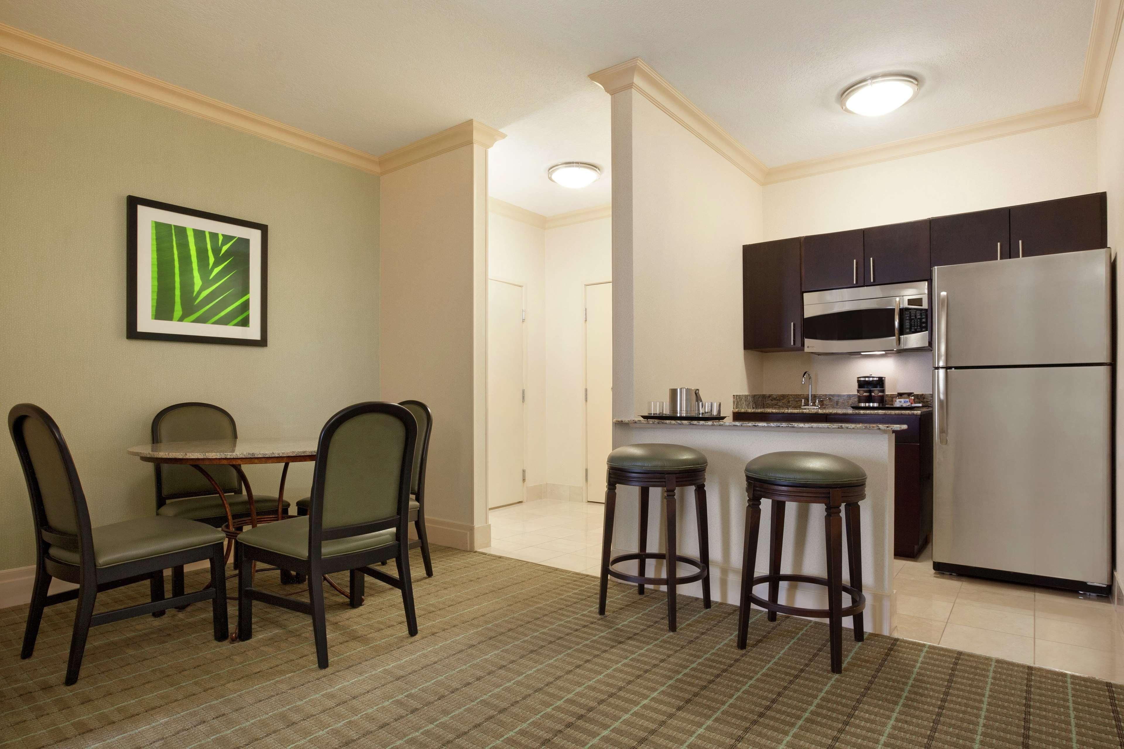 Doubletree By Hilton Hotel Dallas - Love Field Eksteriør bilde