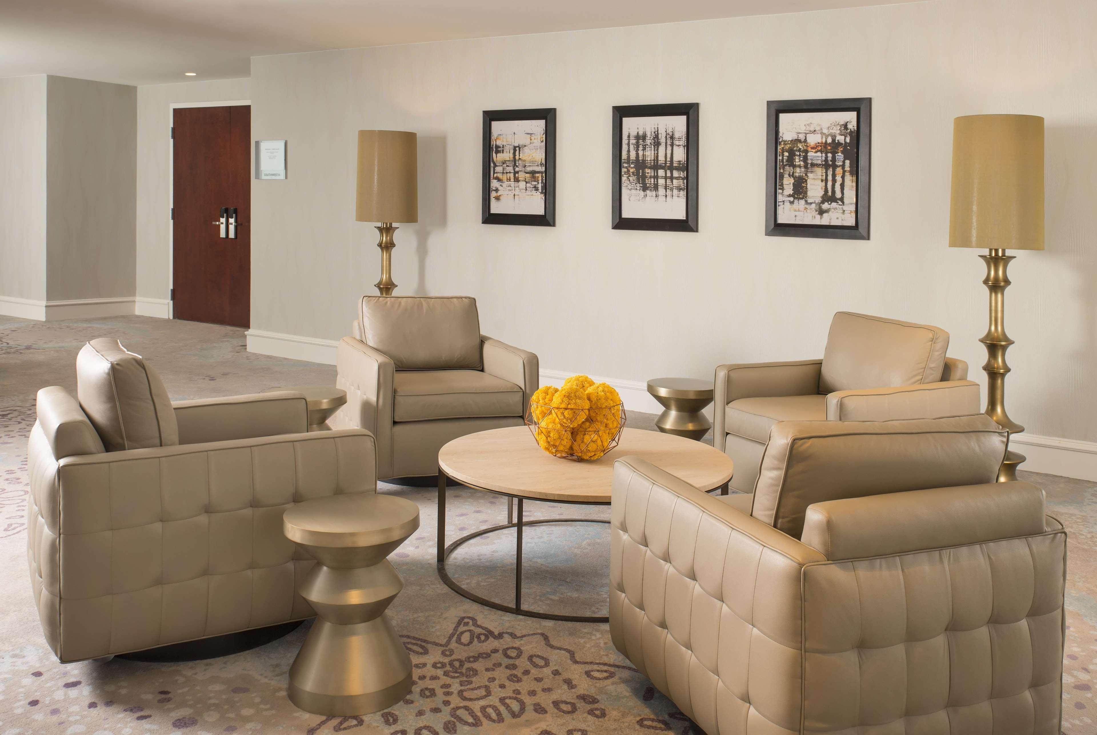 Doubletree By Hilton Hotel Dallas - Love Field Eksteriør bilde